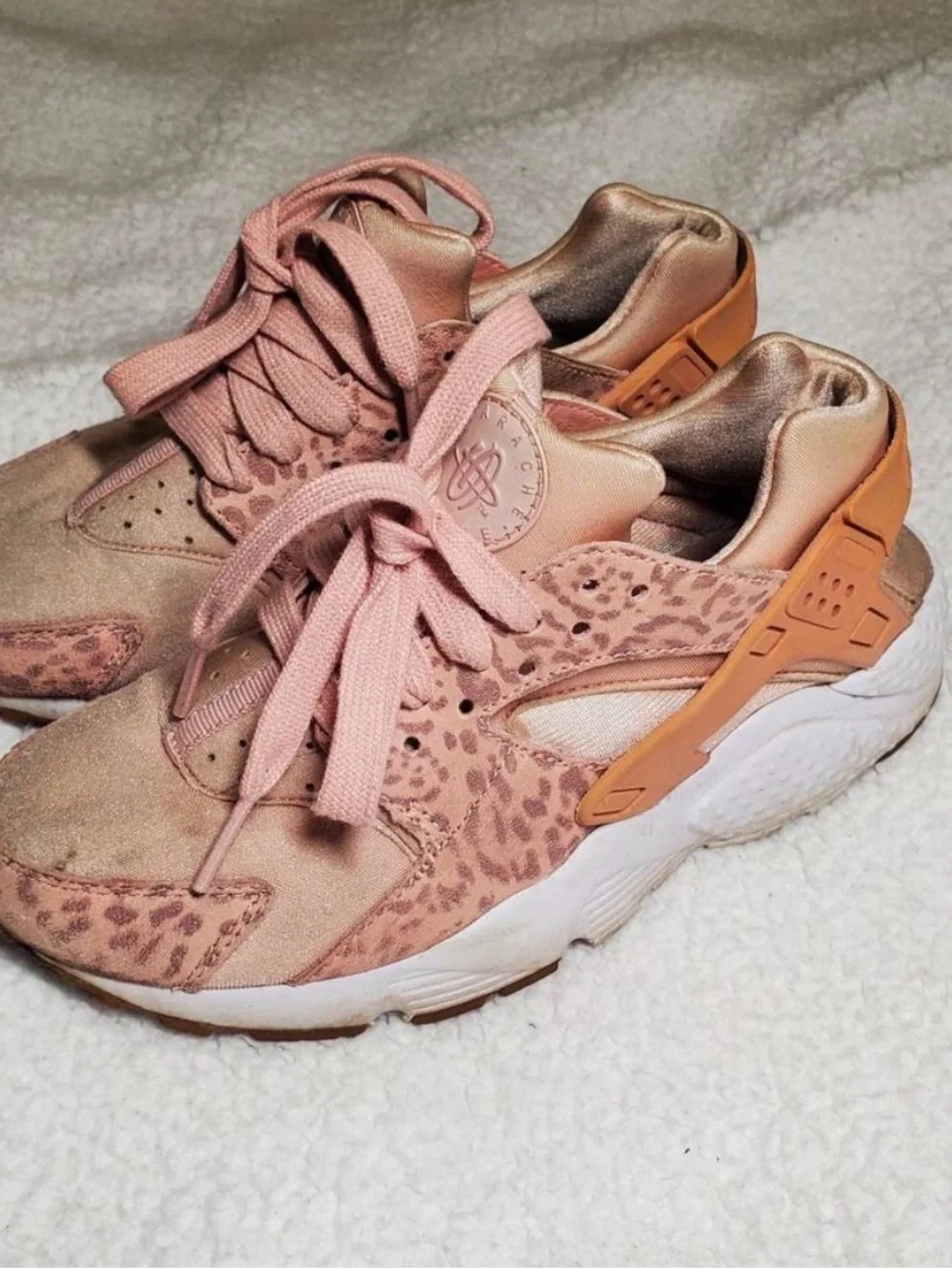 Nike Huarache Run Se (Gs) Girl's Shoes Size 4 Pink Leopard Print Sneakers